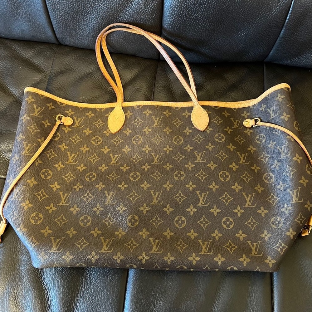 Louis Vuitton tote bag MM Monogram